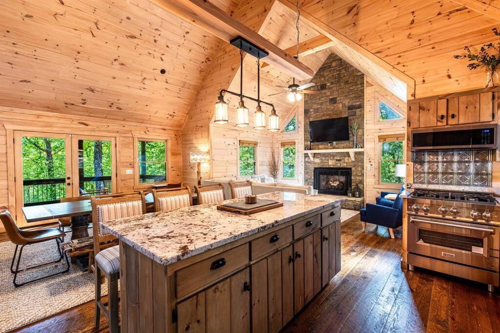Luxe Family Cabin 8 Min To Downtown Blue Ridge Eksteriør billede